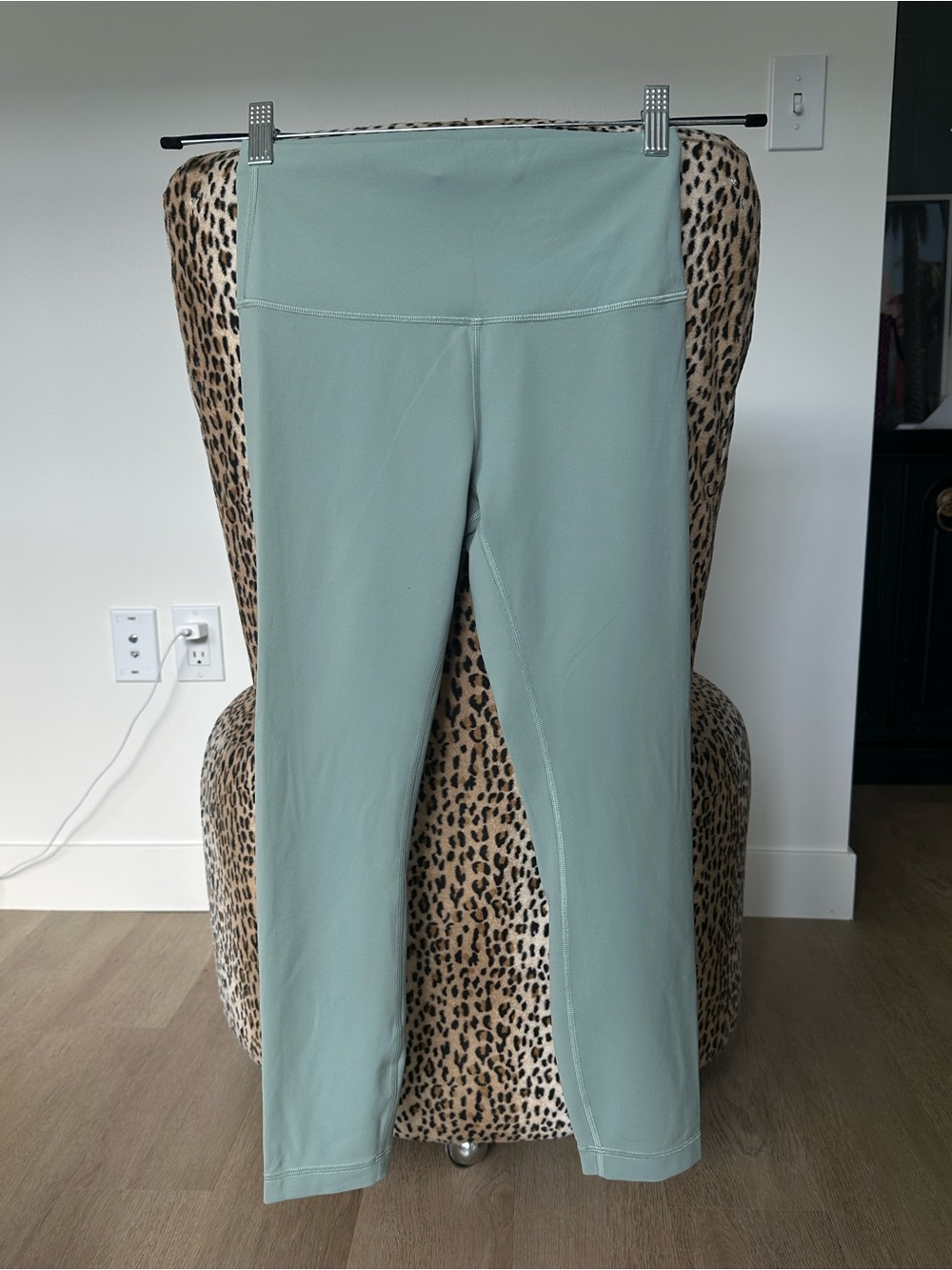 Willow Leaf Lululemon Wunder Train High-Rise Leggings 24"